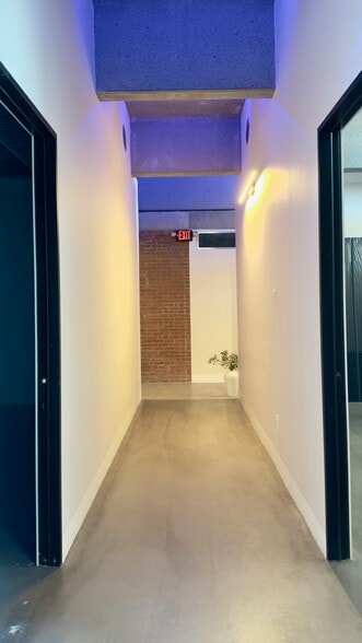 More Photos Of 5628 E Thomas Rd, Phoenix General Retail For Lease