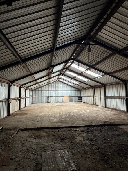 Primary Photo Of 4915 Belmont St, Beaumont Warehouse For Lease