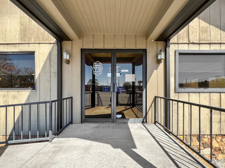 More Photos Of 15371 Highway 13 S, Hurricane Mills Restaurant For Lease