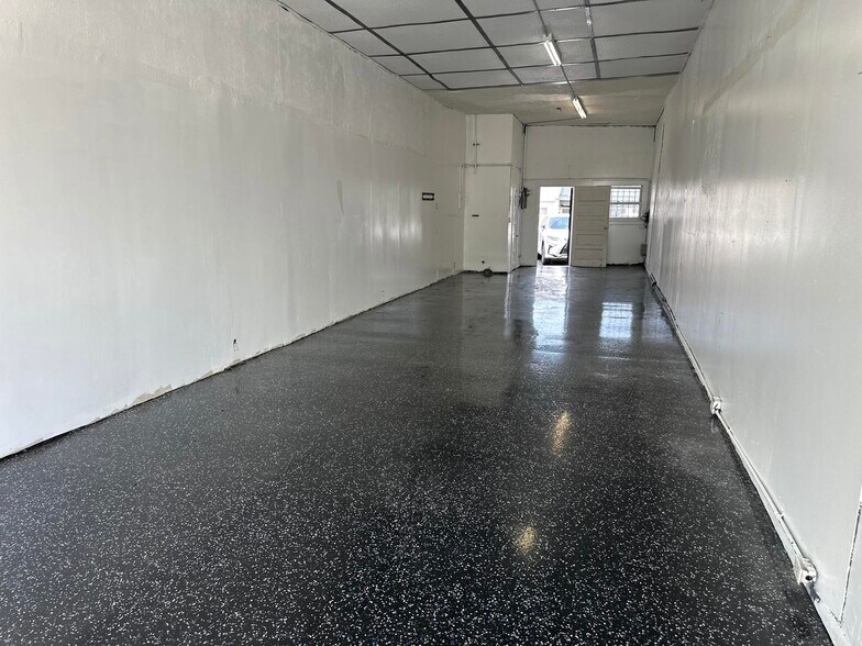 More Photos Of 5300-5328 Long Beach Blvd, Long Beach Storefront Retail Office For Lease