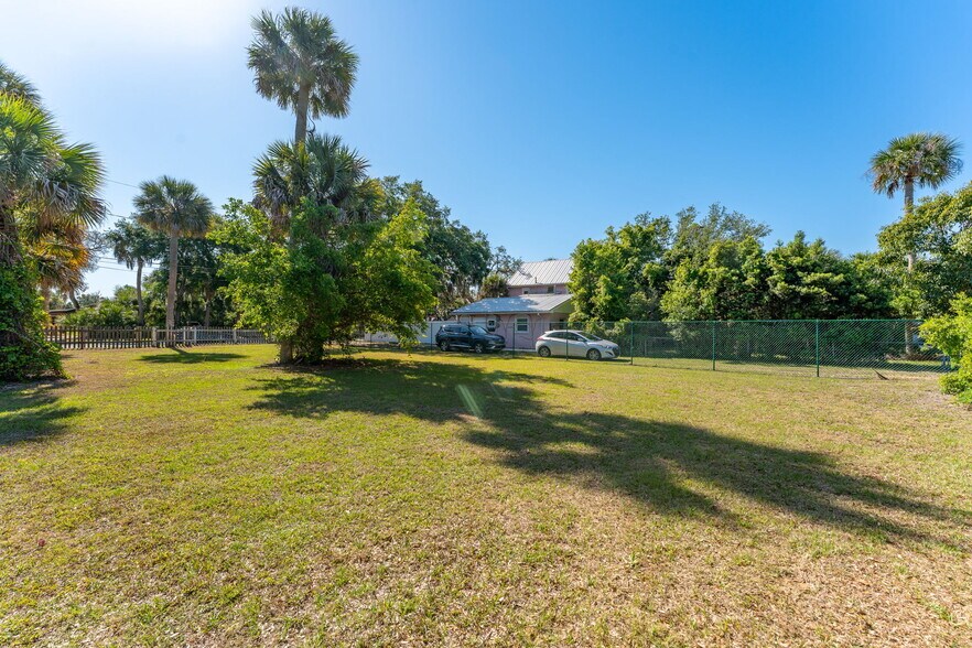 More Photos Of 2106 Vernon Pl, Melbourne Flex For Sale