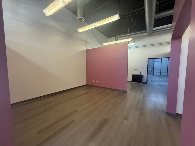 More Photos Of 2610 E Mohawk Ln, Phoenix Warehouse For Sale