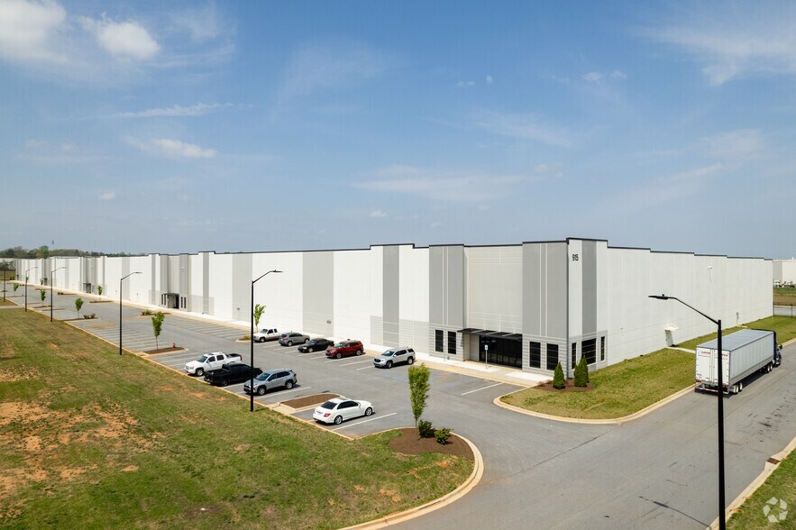 More Photos Of 915 Victor Hill Rd, Greer Warehouse For Sale