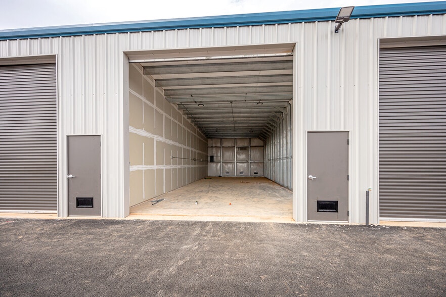 More Photos Of 458 Back Bay Blvd, Biloxi Self Storage For Sale