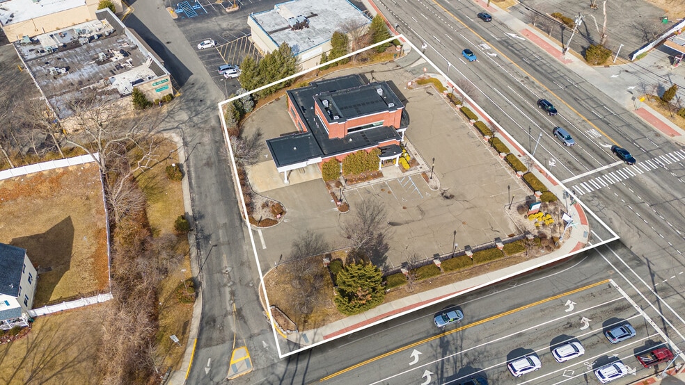 More Photos Of 2822 Middle Country Rd, Lake Grove Freestanding For Lease