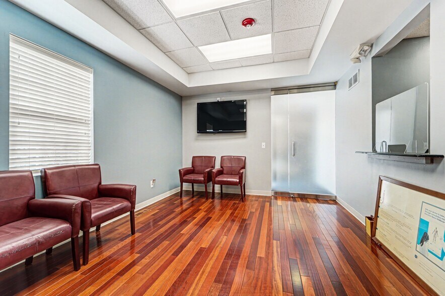 More Photos Of 2950 Crooks Rd, Rochester Hills Healthcare For Lease