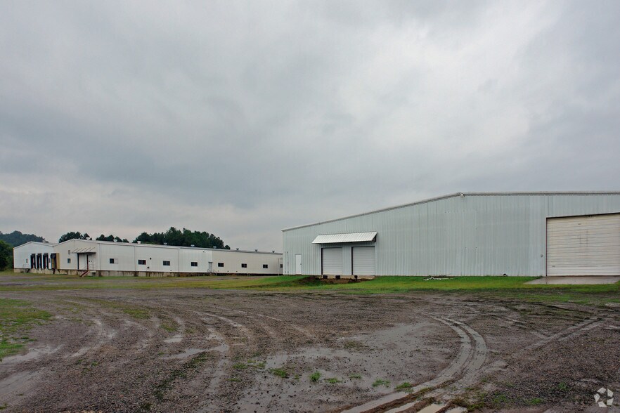 More Photos Of 1007 W Center St, Greenwood Manufacturing For Lease