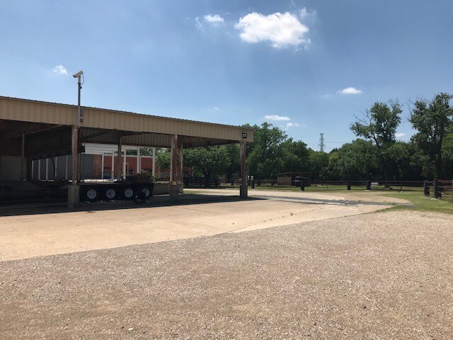 More Photos Of 8770 S Central Expy, Dallas Manufacturing For Lease