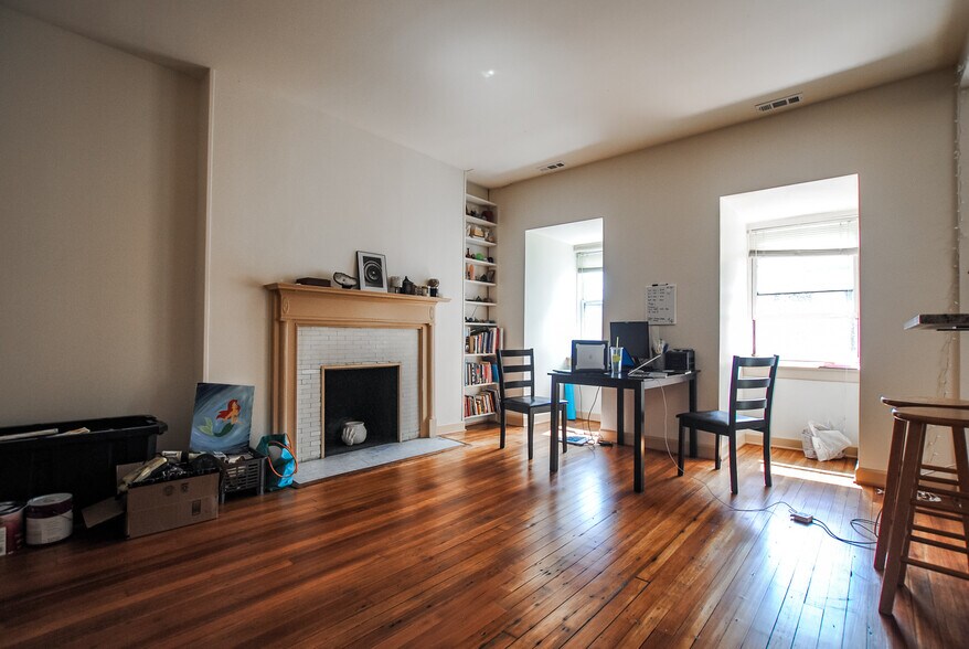 More Photos Of 809 Cathedral St, Baltimore Apartments For Lease