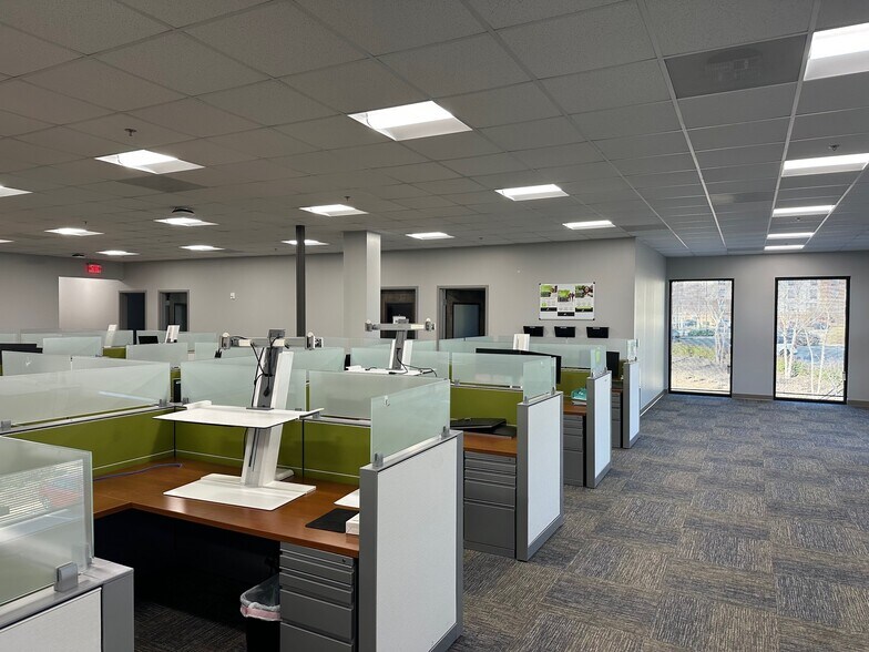 More Photos Of 560 Newnan Crossing Byp, Newnan Office For Lease