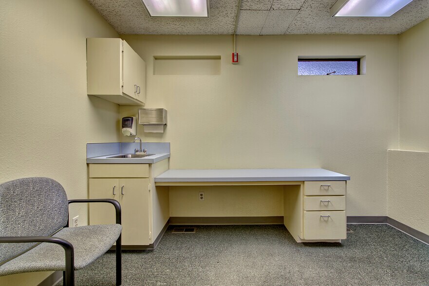 More Photos Of 18208 66th Ave NE, Kenmore Medical For Lease