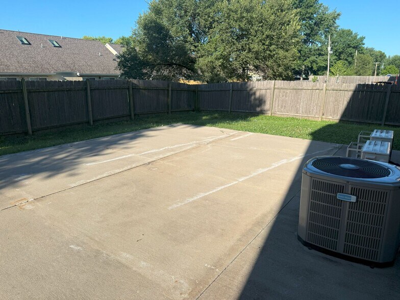 More Photos Of 1221 E 25th St, Lawrence Warehouse For Sale