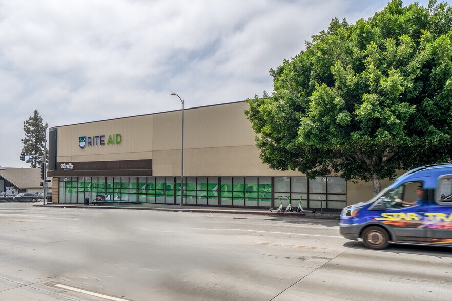 More Photos Of 7900 W Sunset Blvd, Los Angeles Drugstore For Sale