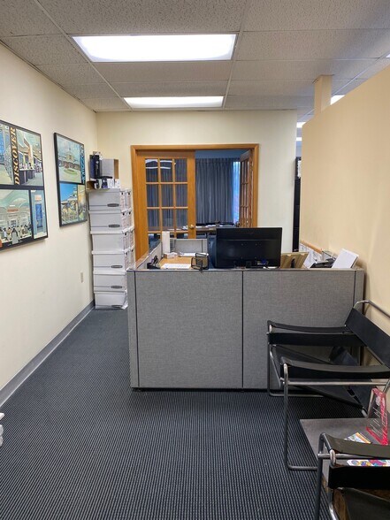 More Photos Of 424 W 21st St, Norfolk Freestanding For Lease