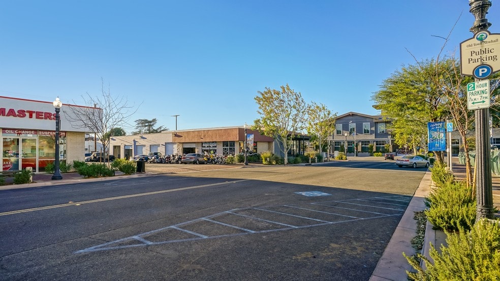 More Photos Of 24421 Main St, Santa Clarita Freestanding For Lease