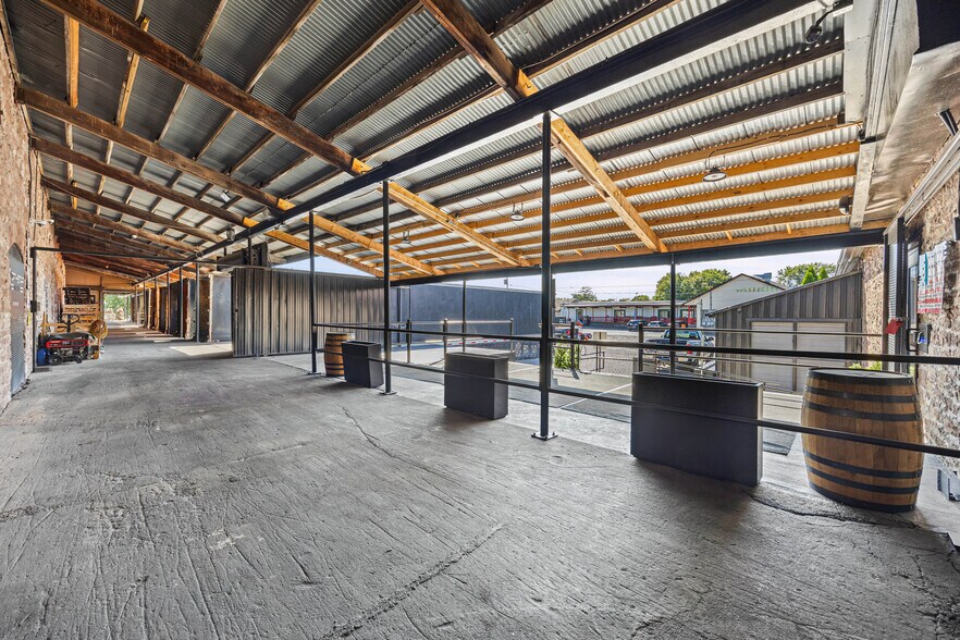 More Photos Of 227 West Ave, Albion Town Orleans Flex For Lease