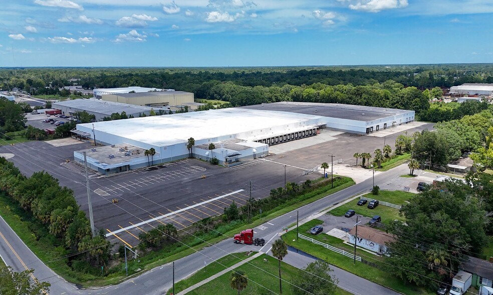 More Photos Of 2210 Melson Ave, Jacksonville Warehouse For Lease