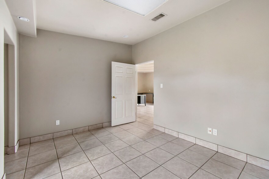 More Photos Of 32219 Tamina Rd, Magnolia Distribution For Lease