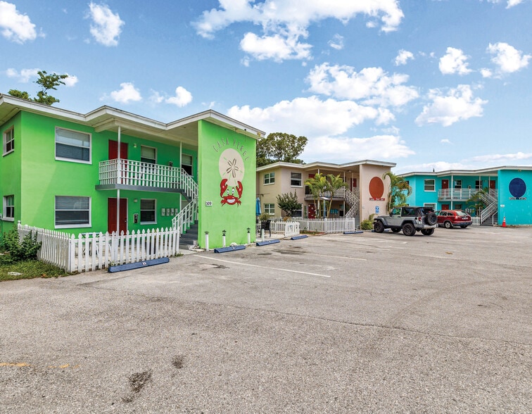 Primary Photo Of 309 Avanda Ct, Clearwater Multifamily For Sale