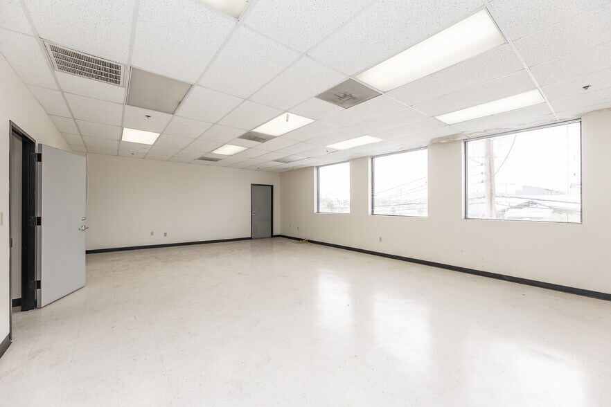 More Photos Of 1411 Hutchins St, Houston Warehouse For Lease