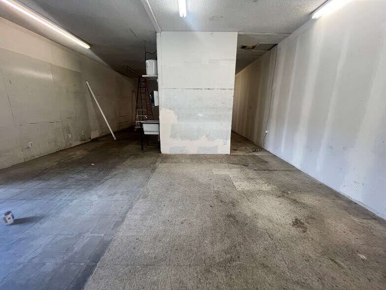 More Photos Of 776 W Baseline Rd, Lafayette Warehouse For Lease