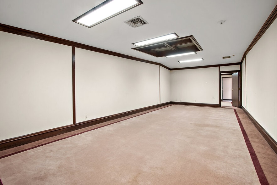 More Photos Of 601 Ferry St, Martinez Bank For Lease