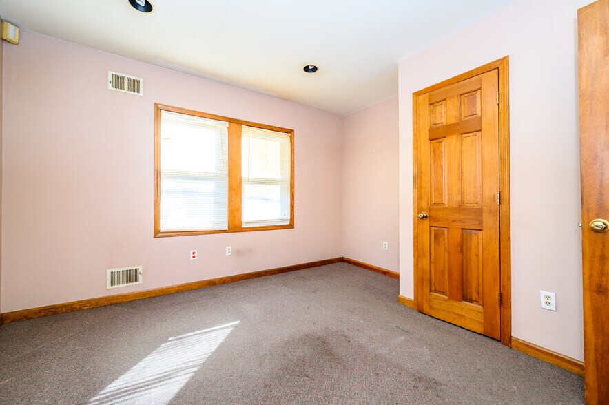 More Photos Of 511 W Westfield Ave, Roselle Park Storefront Retail Residential For Sale