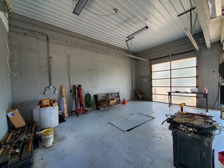 More Photos Of 243 Spring St, Highland Carwash For Lease