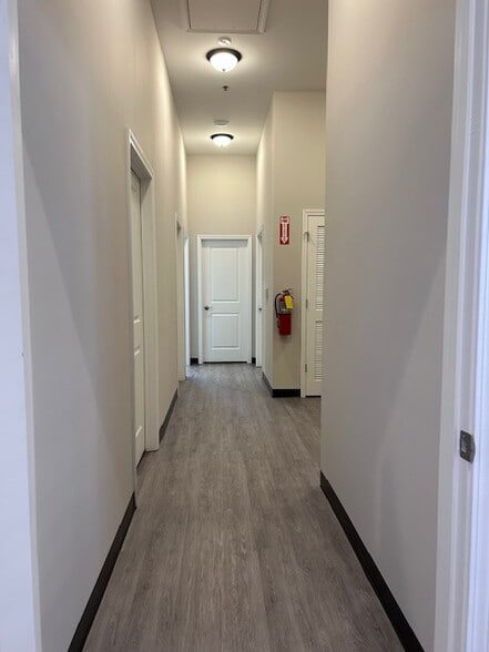More Photos Of 245-251 River Park Dr, Woodstock Medical For Sale