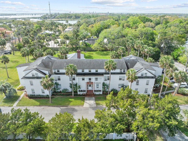 Primary Photo Of 35 Dufferin St, Saint Augustine Apartments For Sale