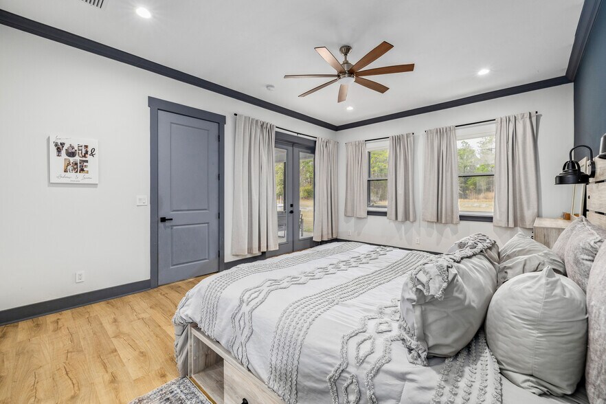 More Photos Of 6012 Long Branch Rd, Jacksonville Horse Stables For Sale