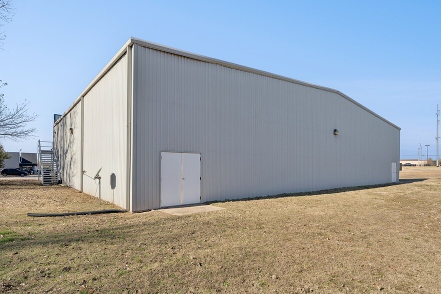 More Photos Of 10130 SE 15th St, Oklahoma City Freestanding For Sale