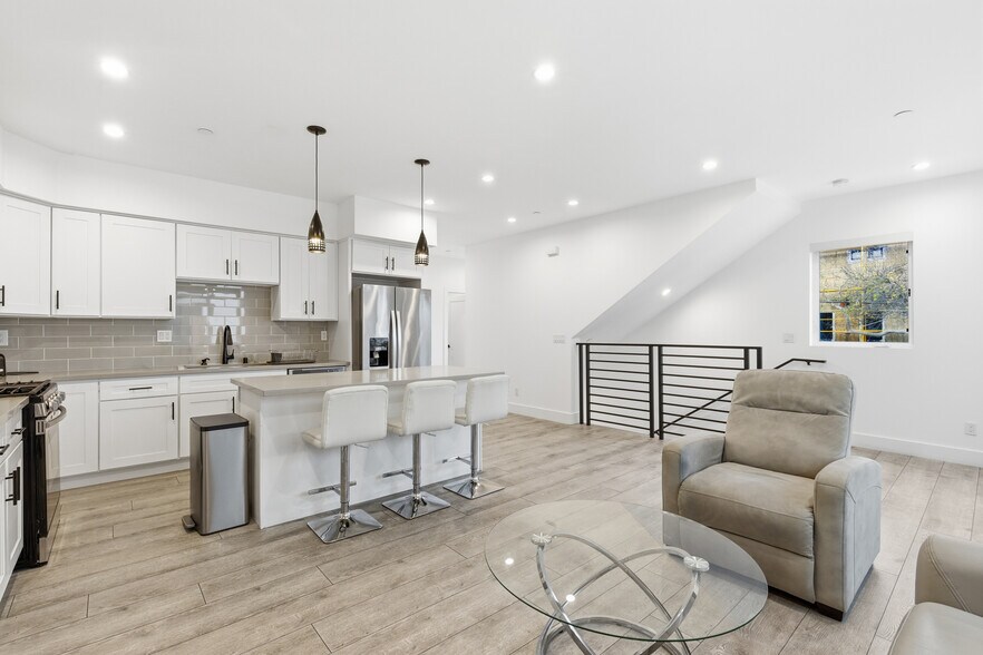 More Photos Of 13822 Oxnard St, Van Nuys Apartments For Sale