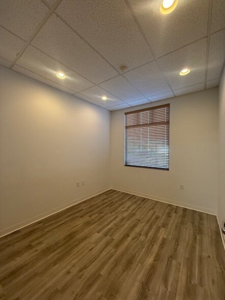 More Photos Of 2420 Midtown Plz NE, Albuquerque Warehouse For Lease