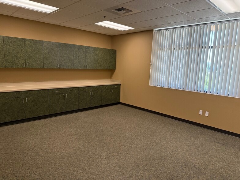 More Photos Of 1170 S Rock Blvd, Reno Office For Lease
