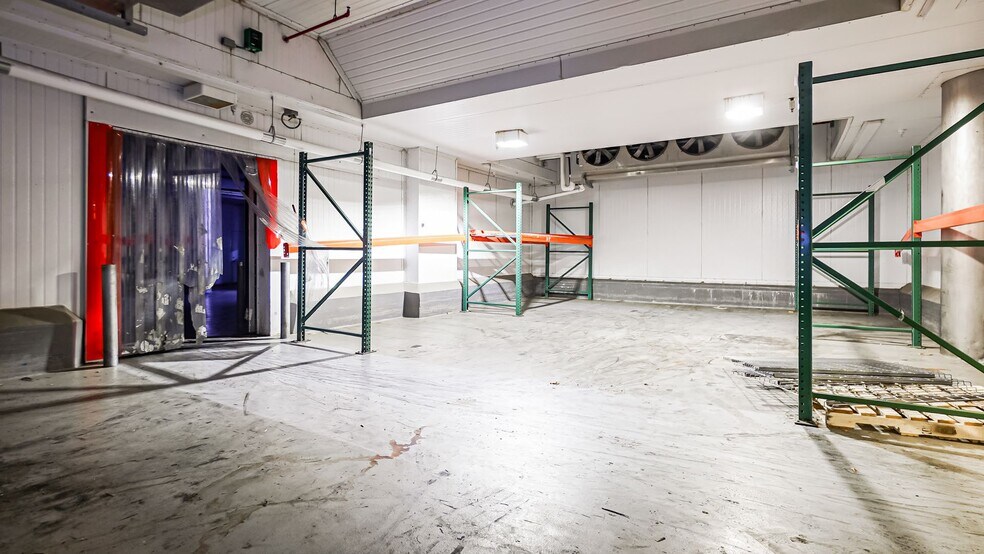 More Photos Of 3305 E Vernon Ave, Vernon Refrigeration Cold Storage For Sale