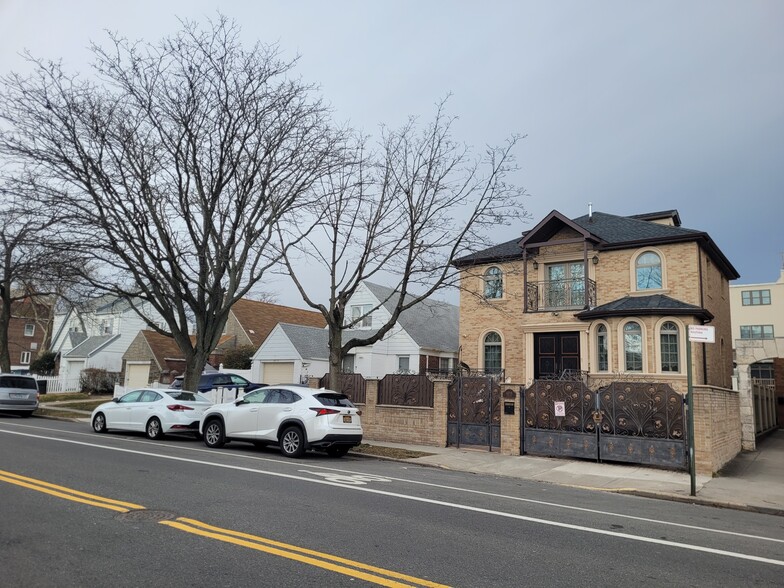 Primary Photo Of 14715 73rd Ave, Flushing Land For Sale