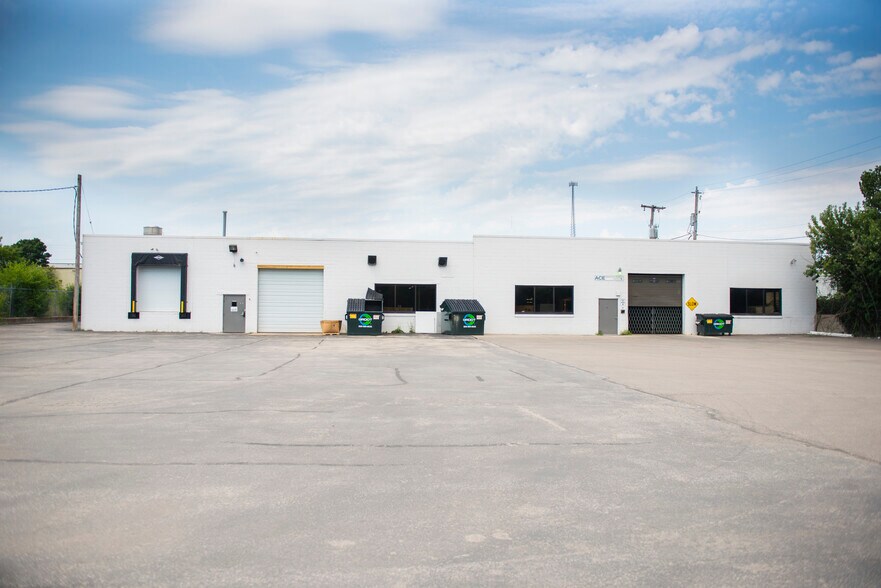 Primary Photo Of 3866-3870 N Fratney St, Milwaukee Warehouse For Lease