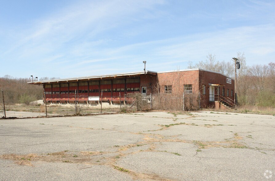 Primary Photo Of 124 Route 2, Preston Truck Terminal For Lease