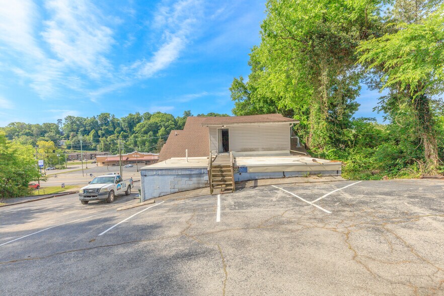 More Photos Of 3709 Brainerd Rd, Chattanooga Office For Sale