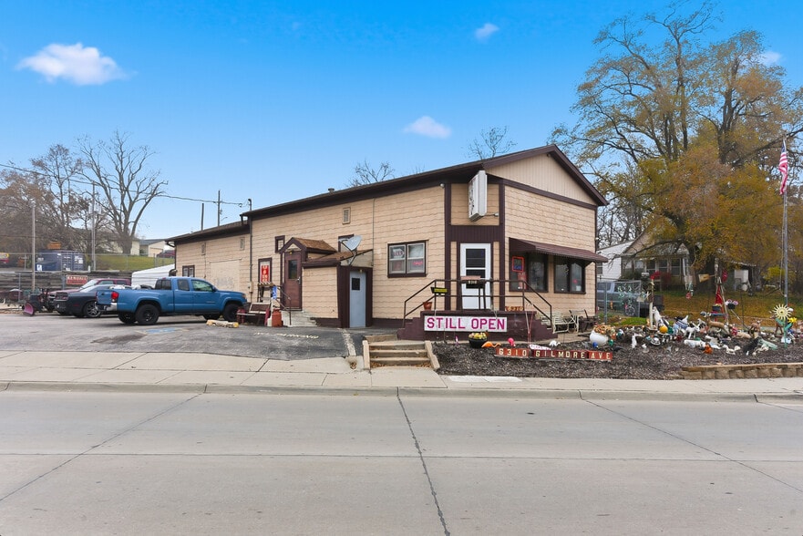 More Photos Of 6310 Gilmore Ave, Omaha Bar For Sale