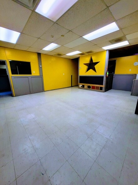 More Photos Of 1804 NW 52nd St, Lawton Specialty For Sale