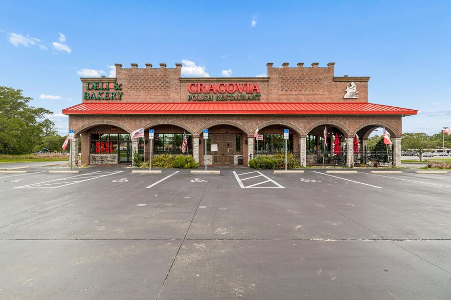 More Photos Of 3007 Commercial Way, Spring Hill Restaurant For Sale
