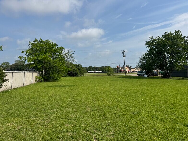 More Photos Of 2519 Nelson Rd, Alvin Land For Lease