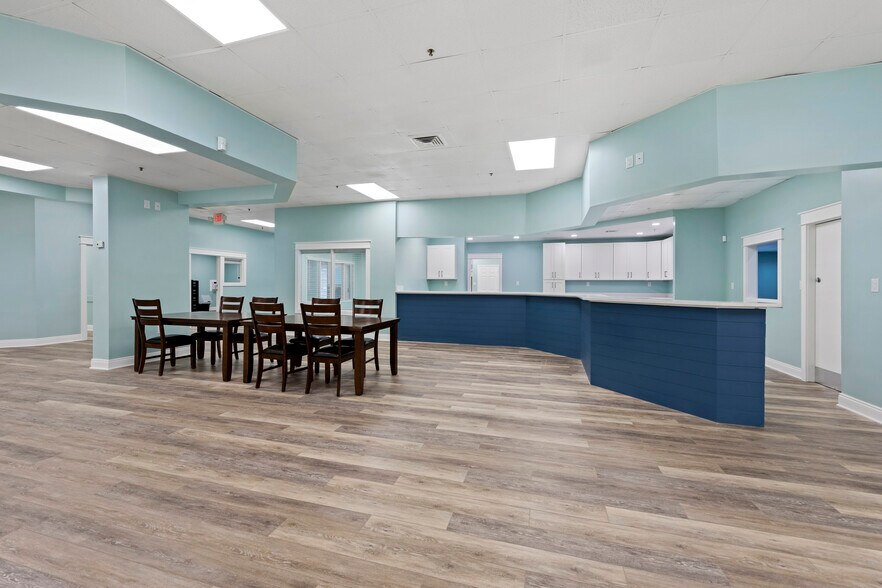 More Photos Of 5420 Hickory St, Panama City Office For Lease