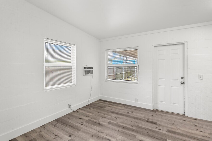 More Photos Of 320 NE 13th Ave, Boynton Beach Apartments For Sale