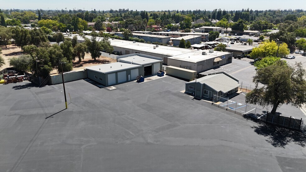 More Photos Of 4560 Auburn Blvd, Sacramento Distribution For Sale