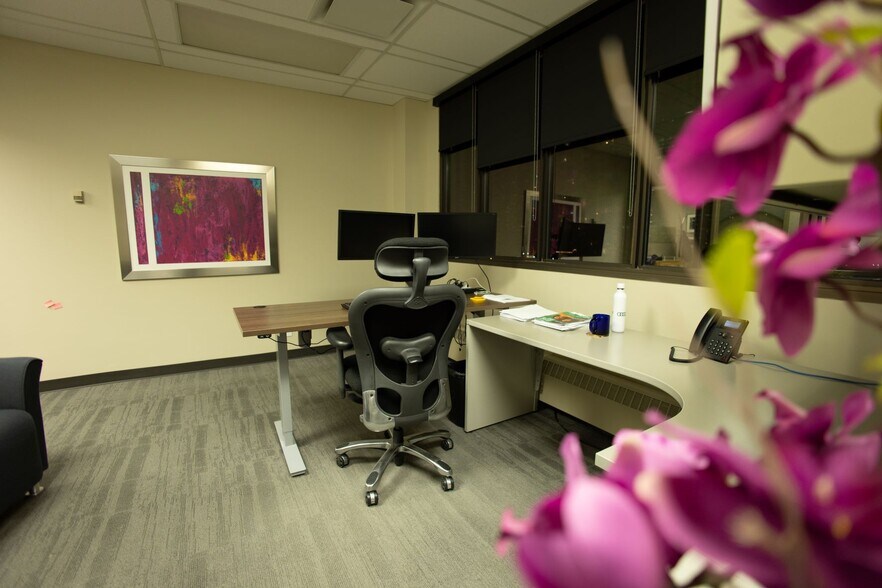 More Photos Of 602 12th Ave SW, Calgary Office For Sale