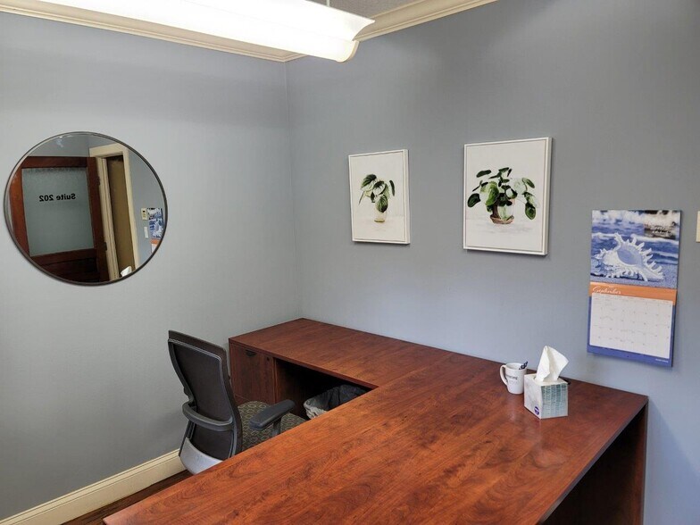 More Photos Of 350 E Pine St, Orlando Coworking Space