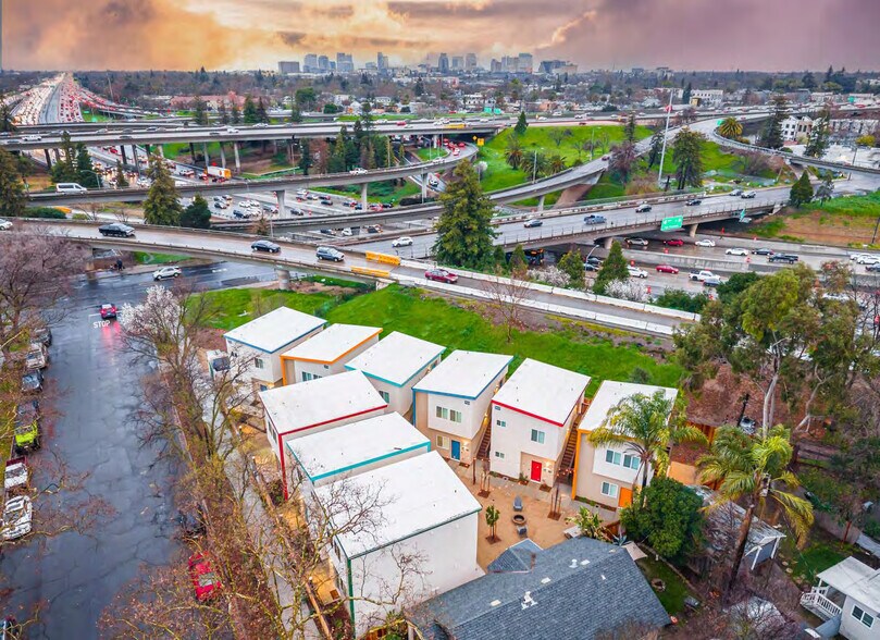 Primary Photo Of 3131 W St, Sacramento Apartments For Sale